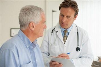 Pasyente nga adunay prostatitis sa usa ka konsultasyon sa usa ka urologist